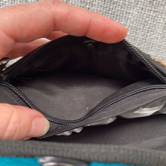 ‎Recuerdo de Copacabana, Bolivia Crossbody Bag - Picture 4 of 11